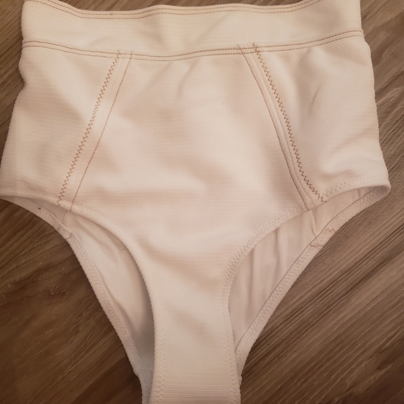 Suboo Kaia Ruffle Bikini Small Top/XS bottom - Picture 13 of 16